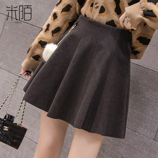 Весенняя плиссированная юбка А-силуэта для миниатюрных женщин, летняя короткая юбка, новая модель для женщин весна-осень 2025, высококачественная короткая юбка.