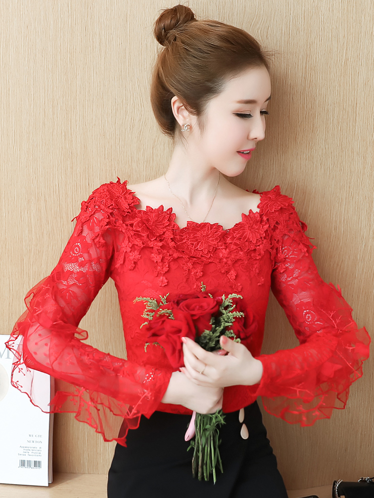 Early spring red long-sleeved T-shirt women's spring 2021 new inner lace top wild Western school base shirt