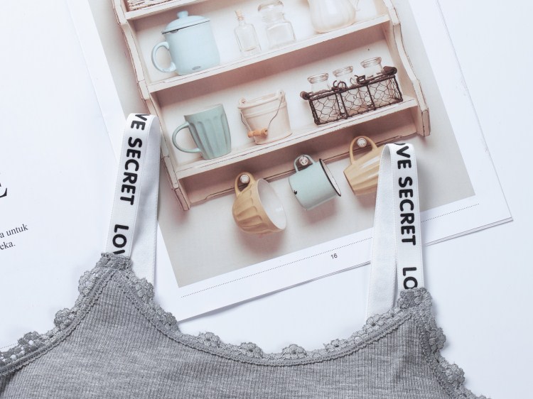 Nhật Bản chủ đề bông đai ngực pad vest nữ chạm đáy chải bông quấn ngực cô gái đồ lót hoang dã áo bra đi biển