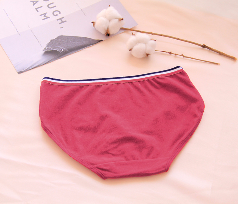 Quần lót nữ màu đỏ trắng cạnh màu xanh đơn giản màu rắn eo thấp cotton bông cotton bag hip nữ tam giác đồ lót sinh viên