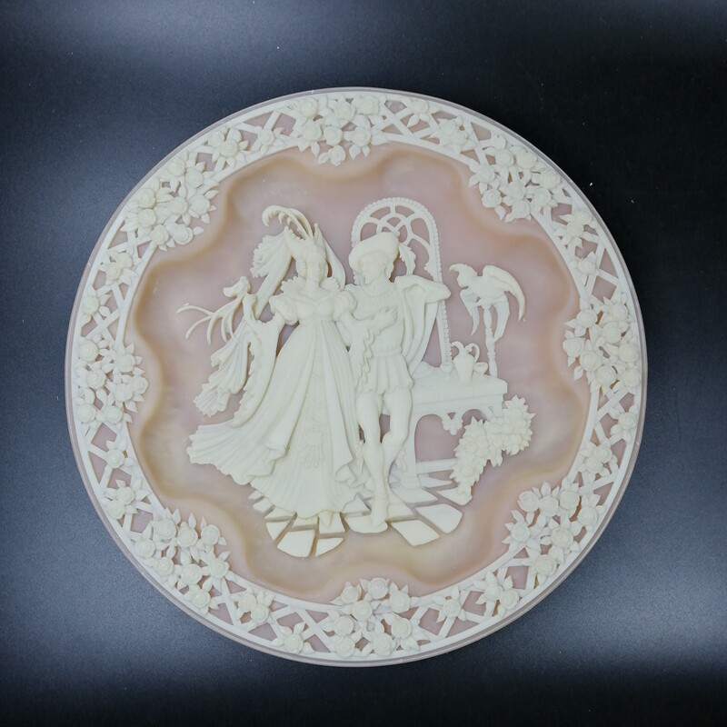 Spot Western Collection American Limited Edition Resin Embossed Decorative Plate Shakespeare's Lover