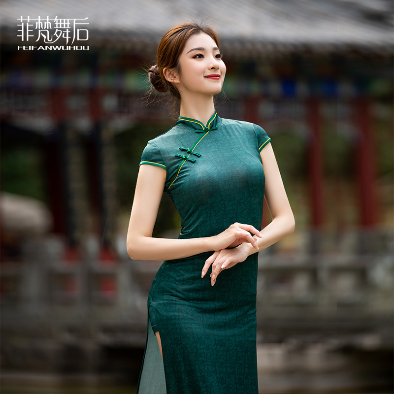 Improved Qipao Green Cultivation height opening fork Long version Female comeback Classical Chinese Wind dance rehearsal for a foreign dress