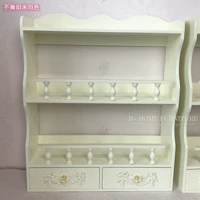 Маленький, белый