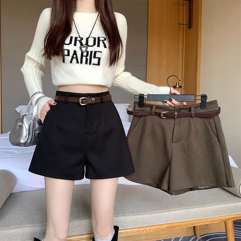Plus-Size Black Woolen Suit Shorts for Women, Suitable for Spring and Autumn, Can Be Worn as Outerwear or as a Base Layer, High-Waisted, Loose, Casual A-Line Wide-Leg Pants