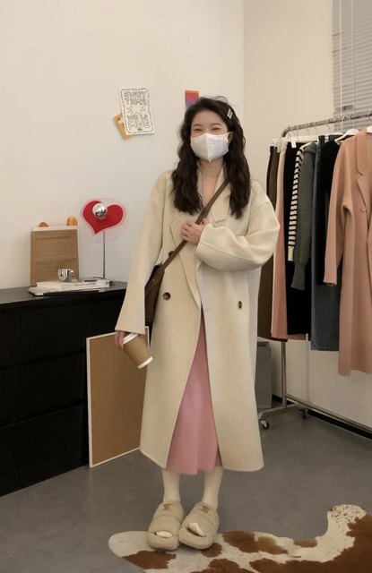 Viiwen is a very good oatmeal color wool coat women's winter thickened long double-sided woolen cashmere coat