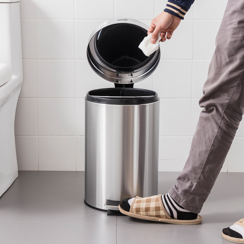 Stainless Steel Trash Cans With Lid Home Stepped Foot dressing room Home Kitchen Containing Clean Light Lavish Living Room Cleaning Barrel