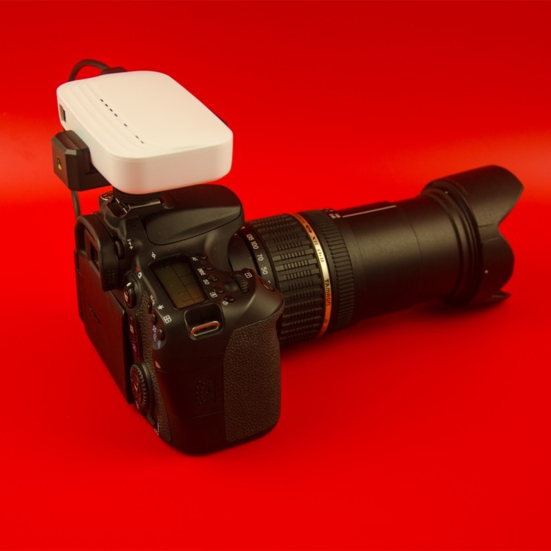 Wireless WiFi shutter is suitable for Canon Nikon monocular controller shooting Apple Android