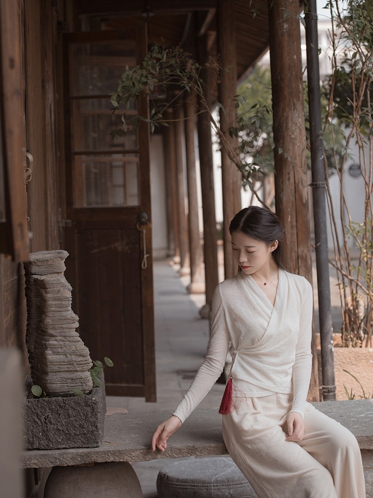 Chinese style autumn and winter new original Chinese style beaded retro slim-fit wool cross-collar top sweater SY116