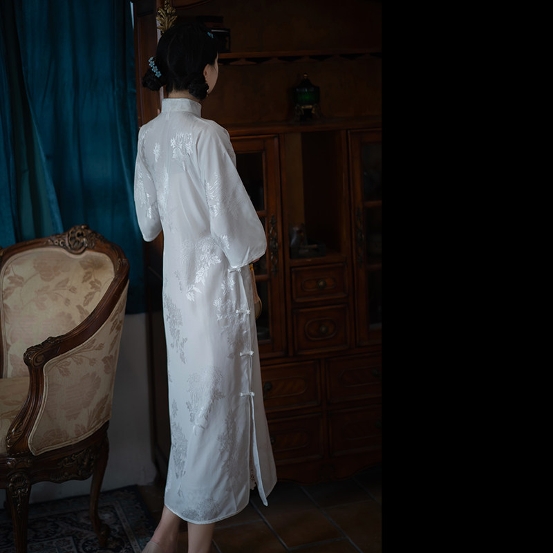 Xiao childe | crescent moon | the wind of the republic of China after the ancient satin jacquard down big sleeve LY296 waist qipao dress