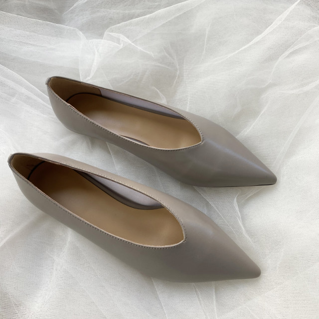 Early spring style pointed toe shallow mouth bean heel shoes earth color cowhide 2CM low heel shoesສະດວກສະບາຍປະຈໍາວັນ stiletto heel shoes women's shoes