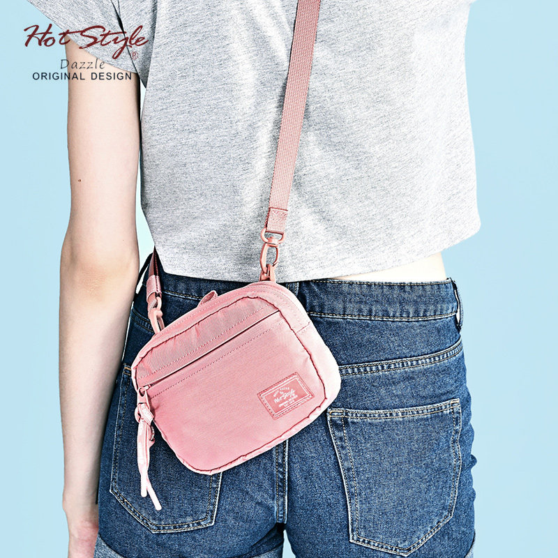 Hotstyle mini skew satchel women sports small hanging bag 2021 new Chains 100 hitch kit key bag