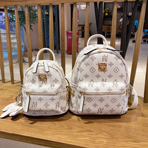 This year Pop fashion Korean version white stars the same portable universal pet backpack double shoulder bag college student bag