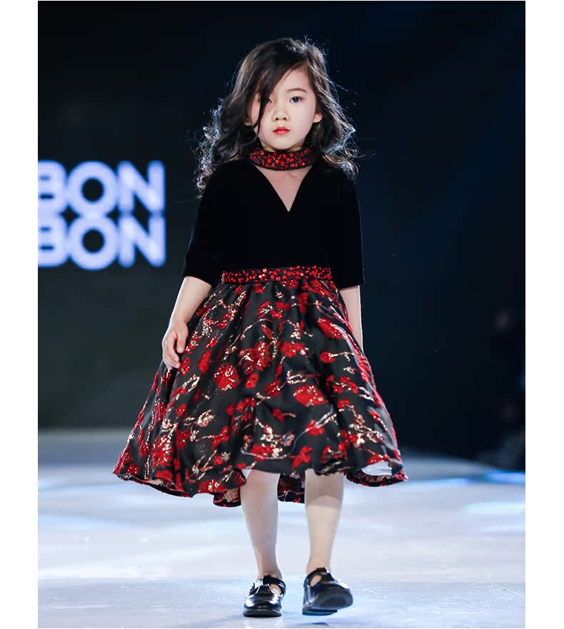 Váy bé gái váy công chúa 2018 hè mới chủ nhà mẫu nhỏ catwalk show váy thời trang thiếu nhi