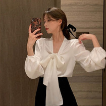 2022 Spring new snow spinning white shirt womens small crowd design butterfly knot V collar white long sleeve blouse