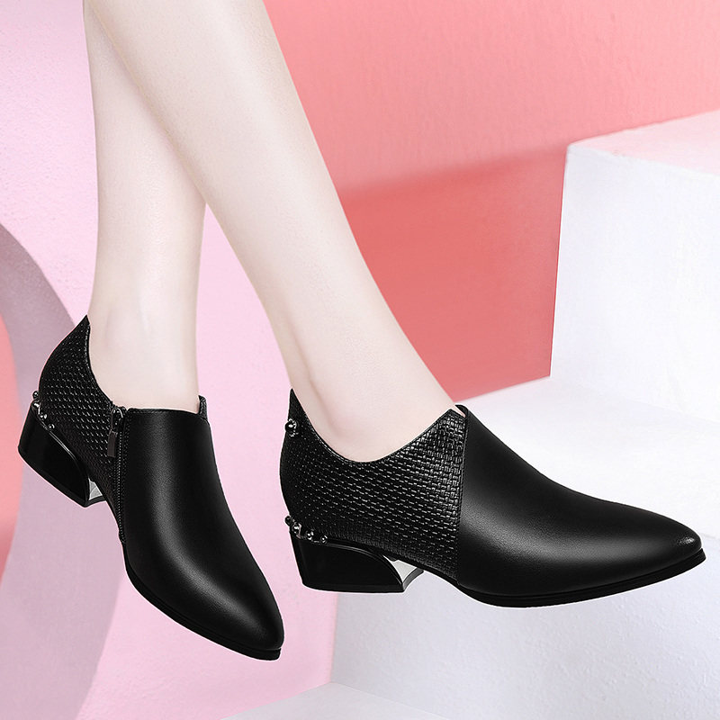 Small Leather Shoes Women Shoes Spring 2022 New Soft Leather Shoes Children 100 Hitch Thick Heel Black Pointed Low Heel Deep Stomp Shoes