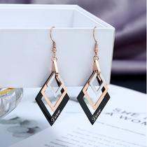 Not Falling Color Titanium Steel Earrings Woman and America Pop Atmospheric Atmospheric Geometric Long earbuke Korean temperament anti-allergic ear ornaments
