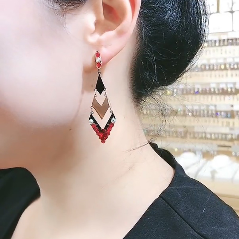 South Korea Rose Gold Geometric Earrings Long Version Anti-Allergy Titanium Steel Earrings Woman Temperament 100 Hitch-skinny ear ornaments