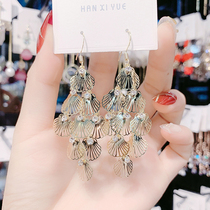 2020 autumn and winter New exaggerated personality European and American leaf earrings female temperament long atmospheric diamond leaf earrings