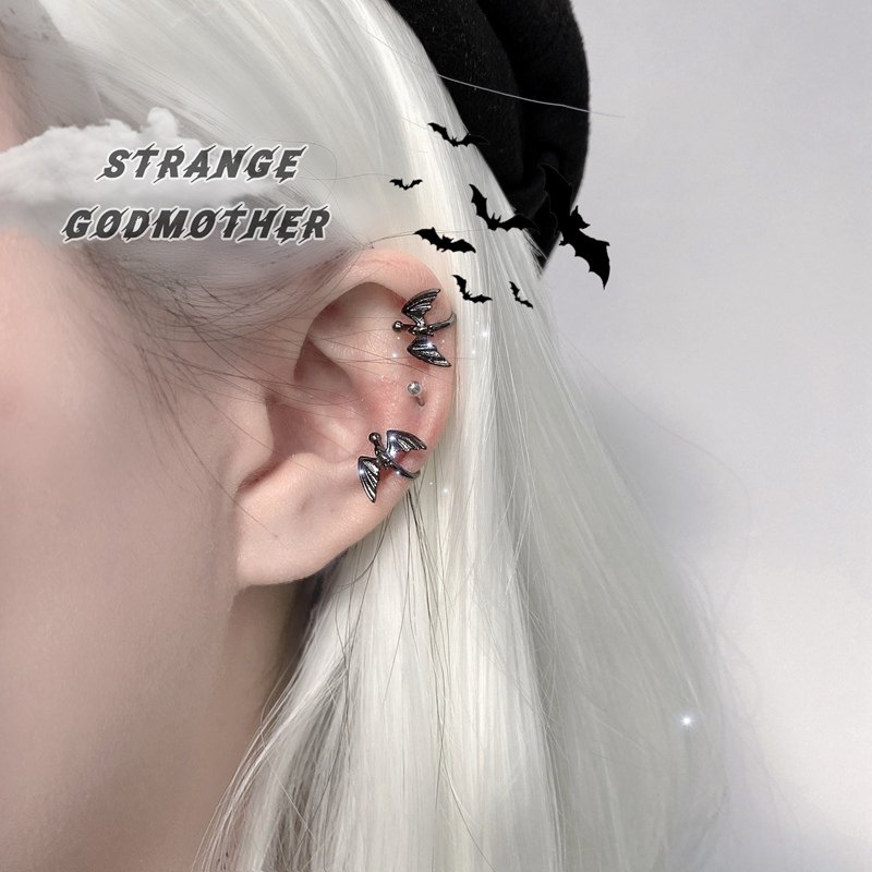 の strange godmother ins bat ear clip no ear piercing female cool dark personality handsome earrings male ear bone clip retro