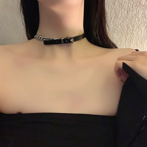 Черный чокер, ожерелье, аксессуар, цепочка до ключиц, изысканный стиль, яркий броский стиль