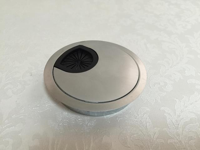 Máy tính bảng dây hộp kim loại hộp lỗ lỗ hợp kim dây lỗ máy tính để bàn dây lỗ lỗ dòng 60 - Bàn bàn máy tính khung sắt