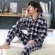 Bộ đồ ngủ nam mùa thu và mùa đông flannel cardigan trung niên cộng với phân bón XL dài tay phục vụ tại nhà phù hợp với lông cừu san hô