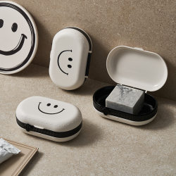 ins Windy Smiley Face Soap Box Creative with Lid, Drainable, Portable, Suitable for Student Dormitory Bathroom, Household Soap Box