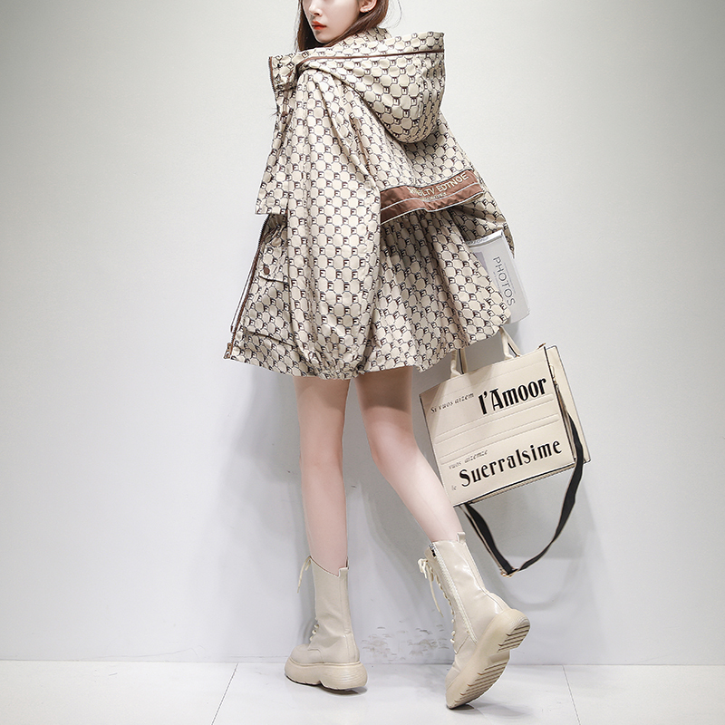 Workwear-Style Jacket for Women, 2026 Spring New Korean Version, Loose Fit for Petite Figures, Waist-Cinching, Slimming, Waterproof Hooded Windbreaker Coat Workwear-Style Jacket for Women, 2026 Spring New Korean Version, Loose Fit for Petite Figures, Waist-Cinching, Slimming, Waterproof Hooded Windbreaker Coat