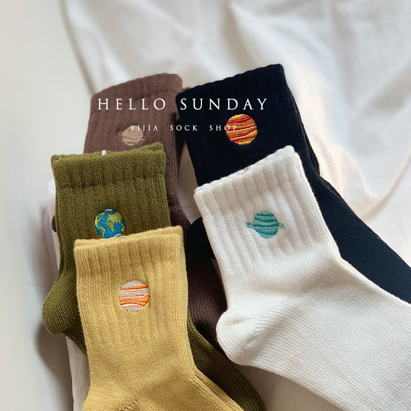 Waterstar Mars Saturn Jupiter Earth Star family of socks Ms Spring Summer thickened coarse needling embroidered pure cotton medium cylinder