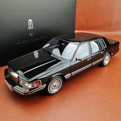 1:18 Xiaoguang Model Lincoln Town Car Alloy Fully Openable Simulation Car Model