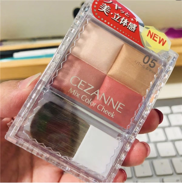 Nhật Bản Cezanne 倩 诗 丽 四 腮红 高 光 修 亮亮 Silk touch Red Brown 05 - Blush / Cochineal