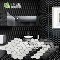 Черно -белая средняя мозаичная плит