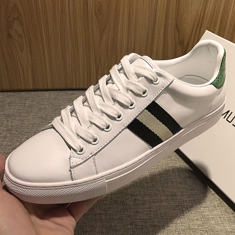 Spring and summer new breathable white shoes men's leather Korean version trendy all-match fashion men's sports casual trendy shoes board shoes