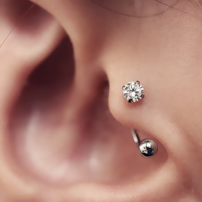 Fire zircon U-shaped hypoallergenic screw earrings earrings earrings mini ear bone nails that do not need to be picked for sleeping