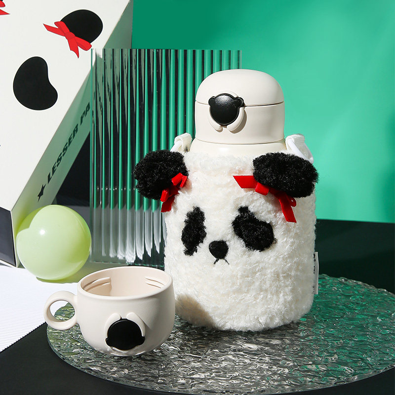 Wang Yibo the same cup with bear plush children's thermos cup with straw water cup male and female primary school students baby water bottle