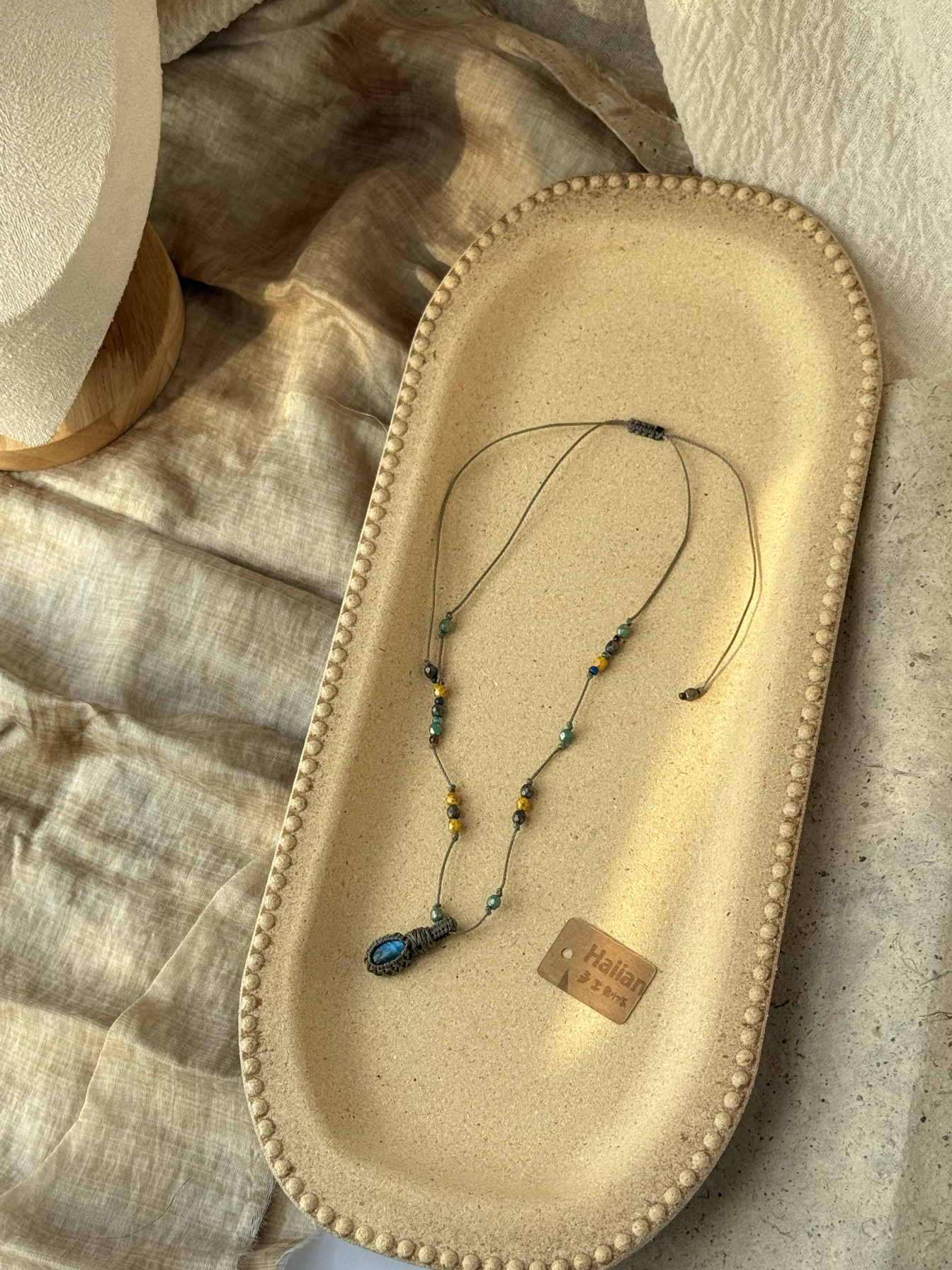 ハイアンのオリジナルハンドメイド｜純粋な天然ラブラドライトペンダント、ヴィンテージ、ニッチ、多用途ネックレス、グレームーンストーン、シンプル