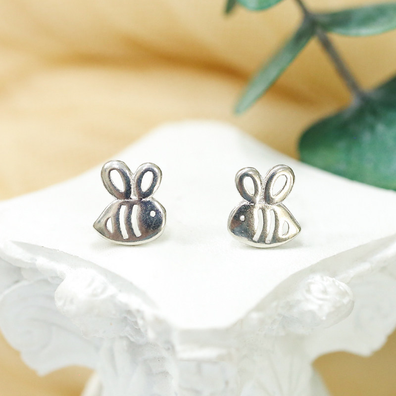 S925 sterling silver petite bee ear pin simple cute temperament insect earring earring earring ear bone stud silver jewelry women's