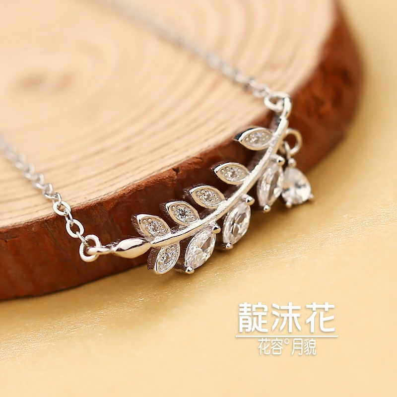 s925 pure silver leaf necklace zircon pendant lock bone chain Japan-Japan version fresh sweet and beautiful necklace art matching ornament female