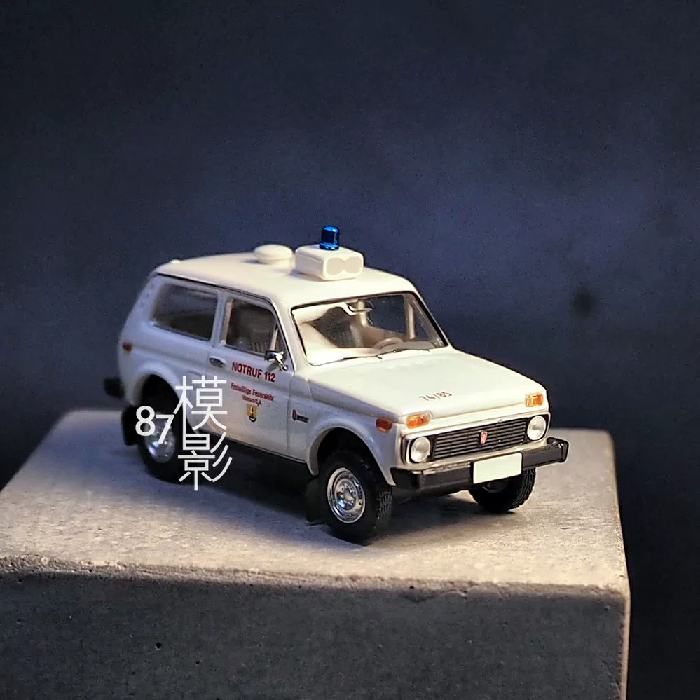 Lada Niva 1/87 Brekina многоцветное описание