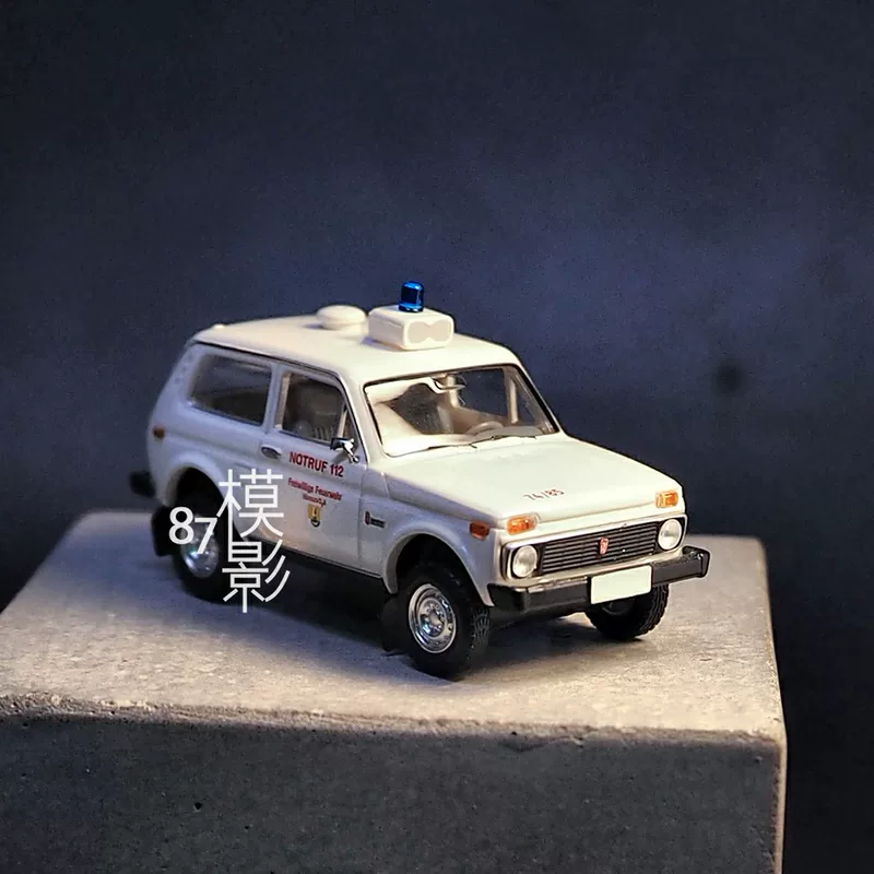 Lada Niva 1/87 Brekina многоцветное описание