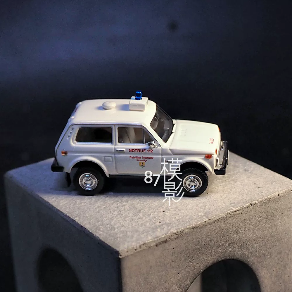Lada Niva 1/87 Brekina многоцветное описание