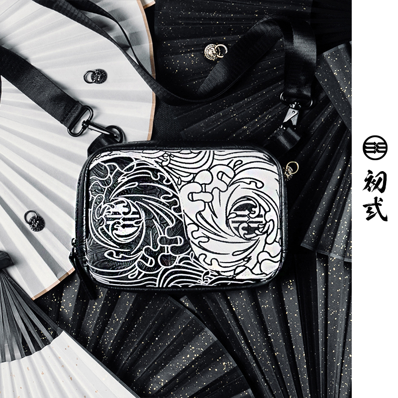 Early spring Tai Chi Bagua 2021 new national tide men's shoulder bag street women's tide oblique cross small bag Bundy bag 42149