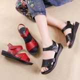 Летние туфли для матери, нескользящие комфортные пляжные сандалии для кожаной обуви, мягкая подошва, для среднего возраста