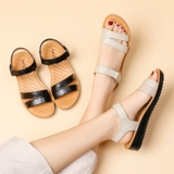 Летние сандалии для матери, нескользящая комфортная обувь, из натуральной кожи, мягкая подошва, для среднего возраста