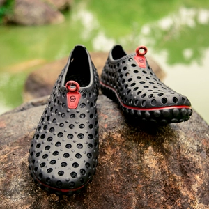 Модные повседневные тапочки в стиле Crocs, нескользящая модная пляжная обувь, мюли, босоножки, закрытый носок