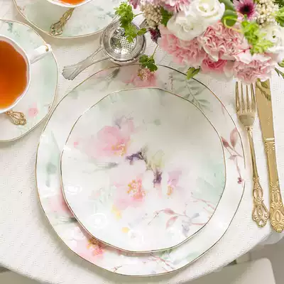 European-style small luxury bone china coffee cup and saucer English afternoon tea household ceramic gilt coffee set