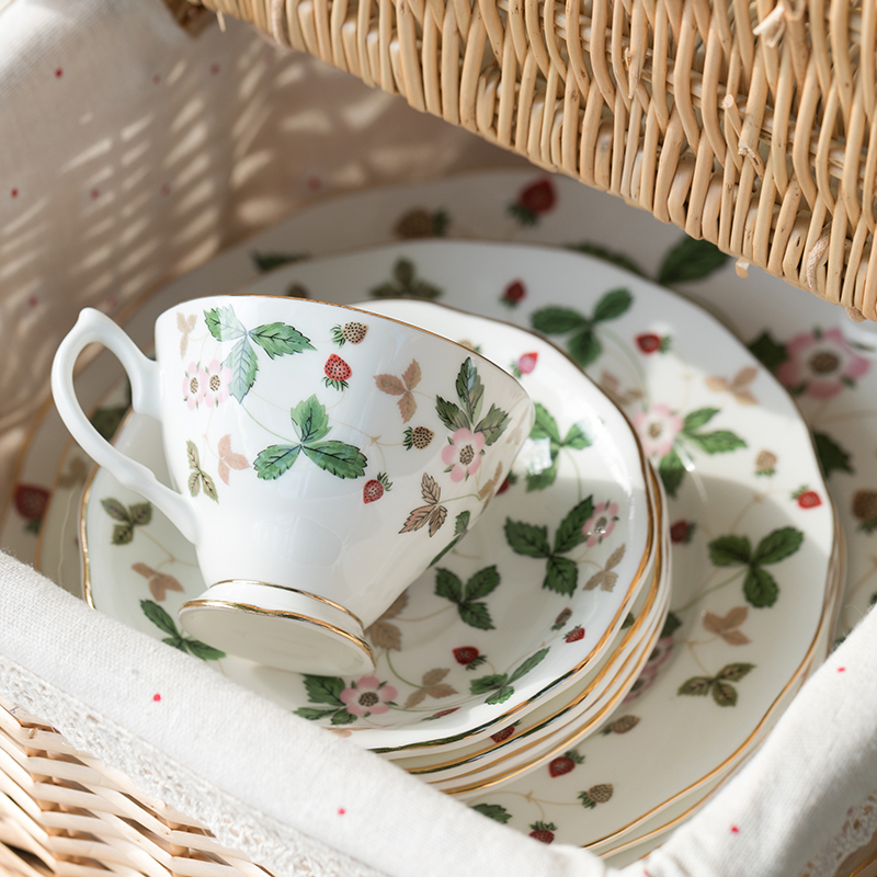 Anna 16 o'clock coffee cup European small luxury small exquisite British afternoon tea set Bone china ceramic wild strawberry