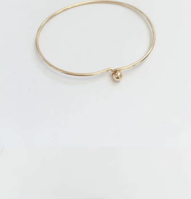 Châu Âu và Hoa Kỳ thời trang phổ biến trang sức nhỏ kim loại mới hình học đơn giản cá tính hoang dã nhỏ vòng đeo tay phụ kiện phụ nữ - Vòng đeo tay Cuff vòng dâu tằm