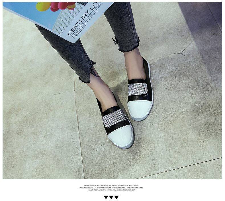 Giày trắng nhỏ nữ 2019 xuân mới thời trang hoang dã kim cương giả bình thường Velcro gió phẳng thấp để giúp giày đơn - Giày cắt thấp boot cao cổ nữ