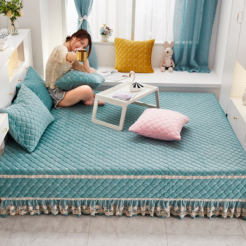Crystal suede tatami bed cover single piece of milk suede cotton quilted quilted bed linen winter non-slip kang cover three sets